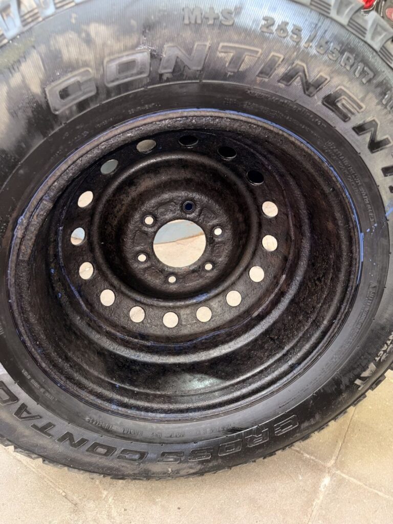 Velg van het reservewiel na behandeling