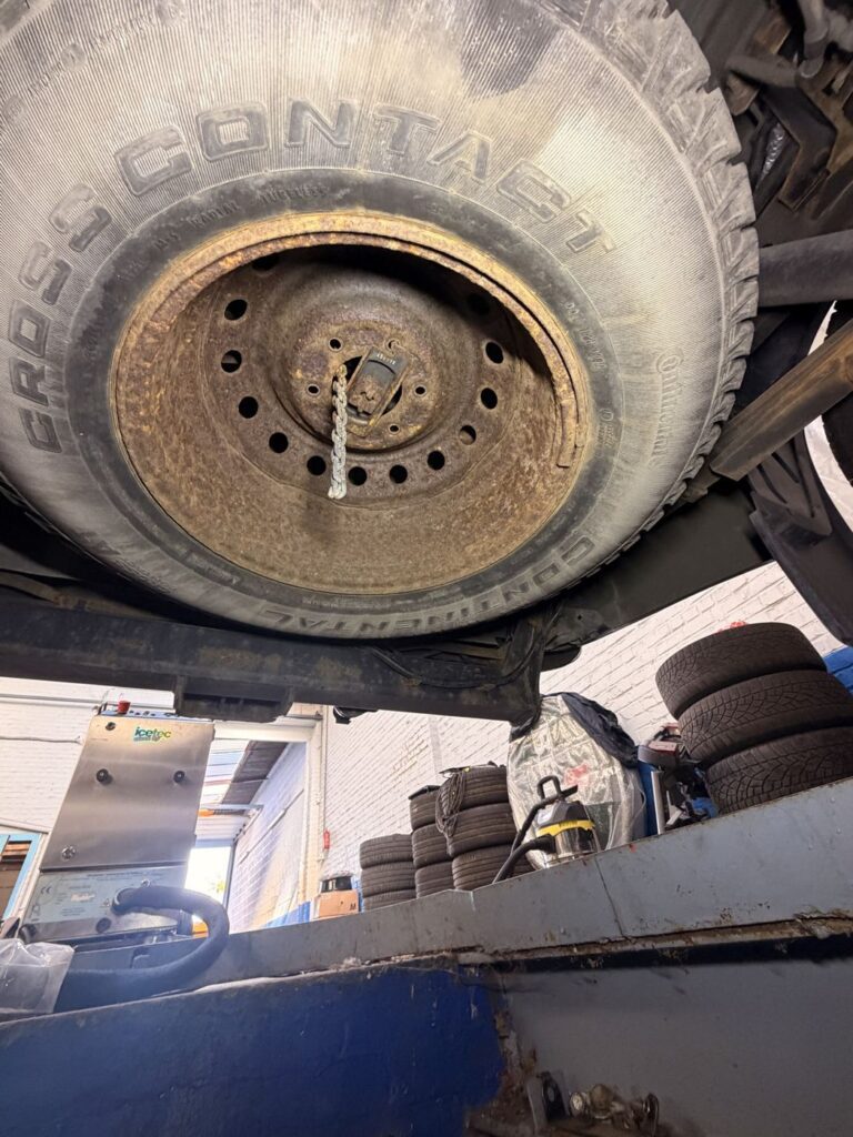 Geroeste velg van het reservewiel
